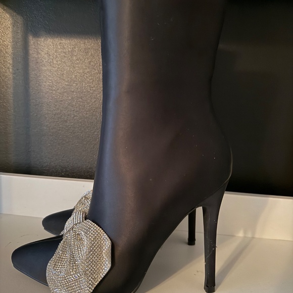 Alezesa Wang Ana Rhinestone Bow Boots | Size 8 - Picture 5 of 7